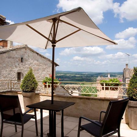 Hotel Des Consuls Castelnau-de-Montmiral ภายนอก รูปภาพ