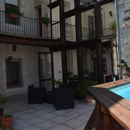 Hotel Des Consuls Castelnau-de-Montmiral ภายนอก รูปภาพ