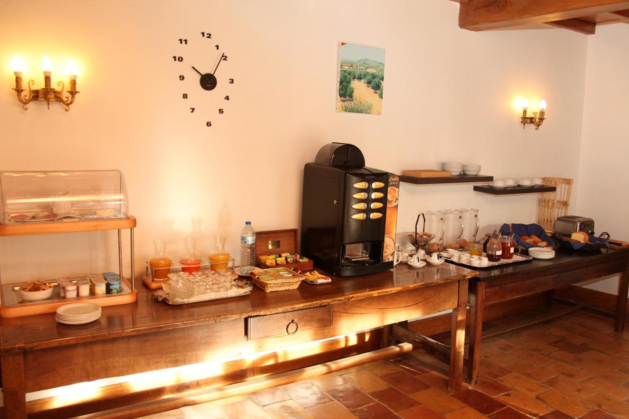 Hotel Des Consuls Castelnau-de-Montmiral ภายนอก รูปภาพ