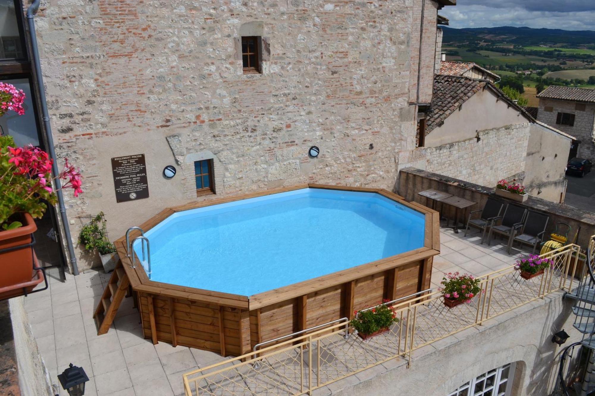 Hotel Des Consuls Castelnau-de-Montmiral ภายนอก รูปภาพ