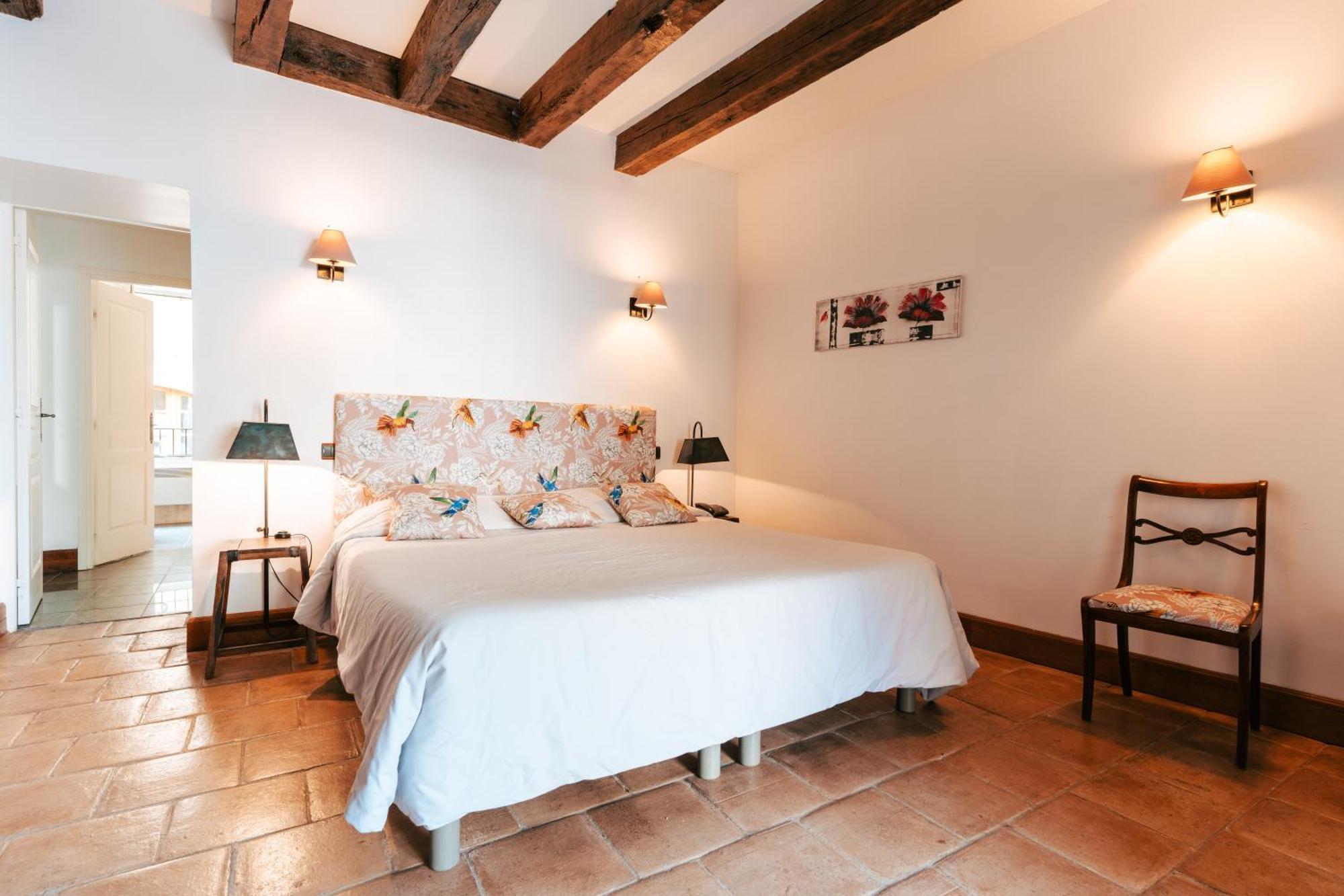 Hotel Des Consuls Castelnau-de-Montmiral ภายนอก รูปภาพ